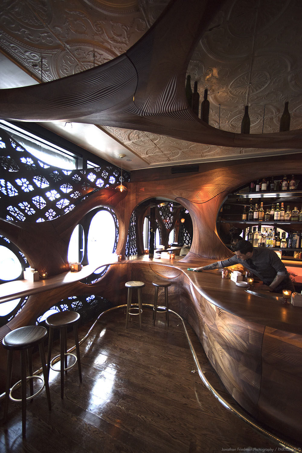 Bar Raval Brings Tapas and Sculptural Design to Toronto_Bar-Raval-in-Toronto-by-Canadian-architects-Partisans-2.jpg
