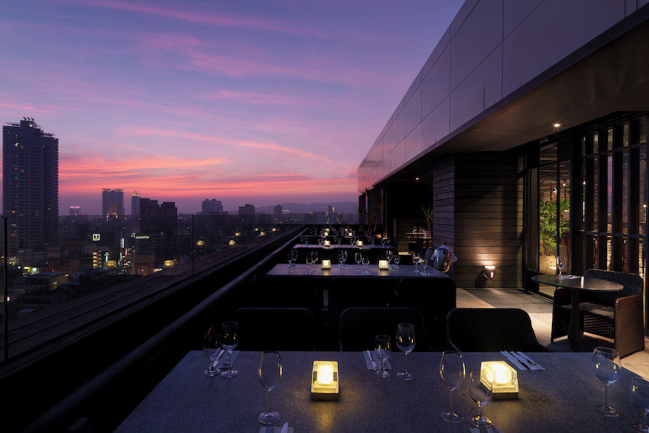 台湾高雄DUA酒店（Hotel Dua ）_15F_OutdoorDining_Kyle_Yu_Photo_Studio.jpg