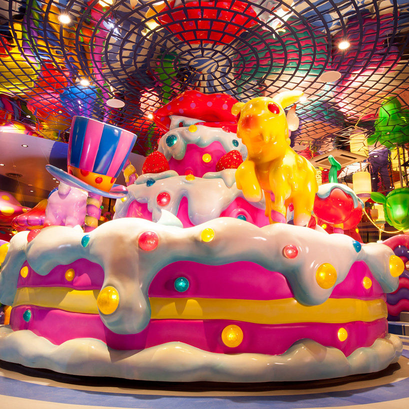 超级无比欢乐的咖啡厅_kawaii-monster-cafe_designboom_001.jpg