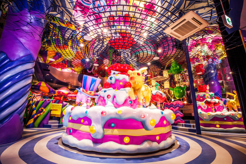 超级无比欢乐的咖啡厅_kawaii-monster-cafe_designboom_002.jpg