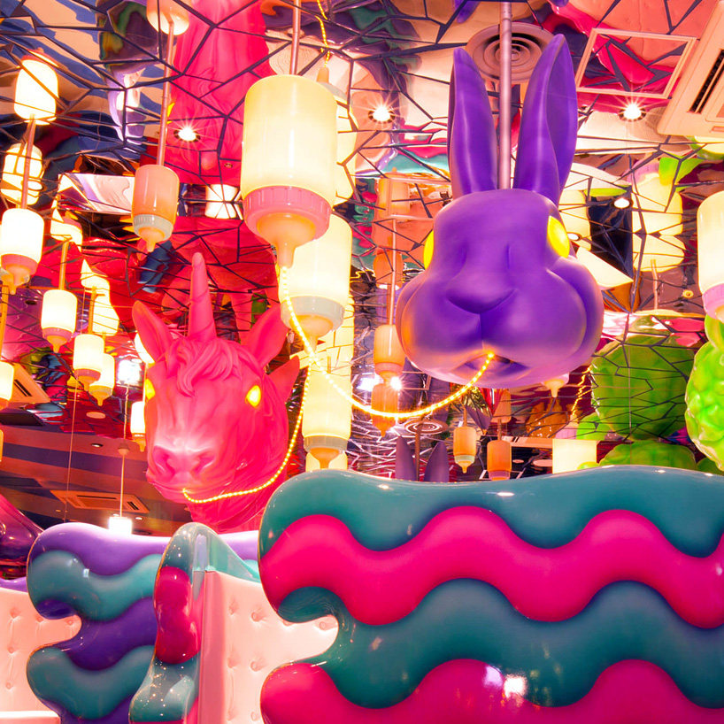 超级无比欢乐的咖啡厅_kawaii-monster-cafe_designboom_005B.jpg