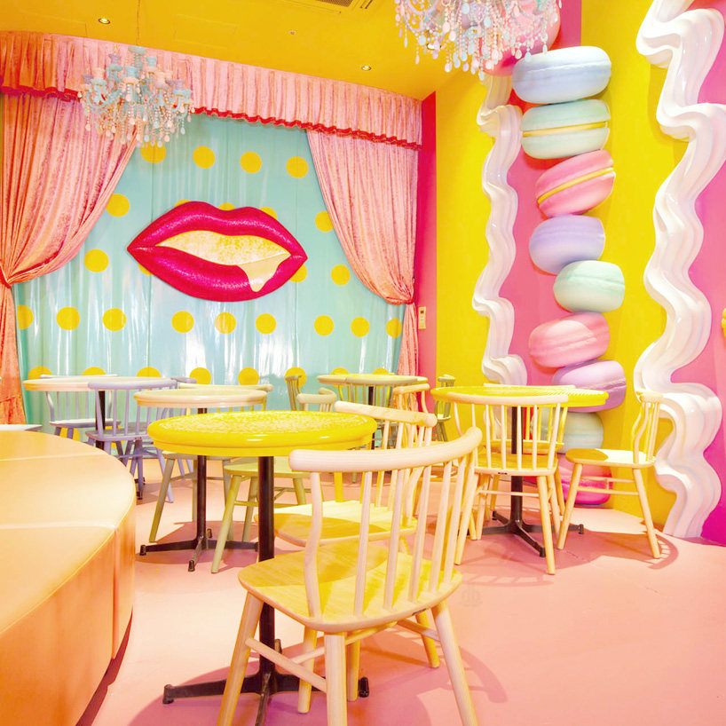 超级无比欢乐的咖啡厅_kawaii-monster-cafe_designboom_007B.jpg
