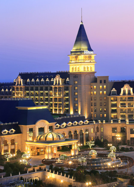 Wilson Associates - 青岛金沙滩希尔顿酒店 Hilton Qingdao Golden Beach_hotelentrance_FP.jpg