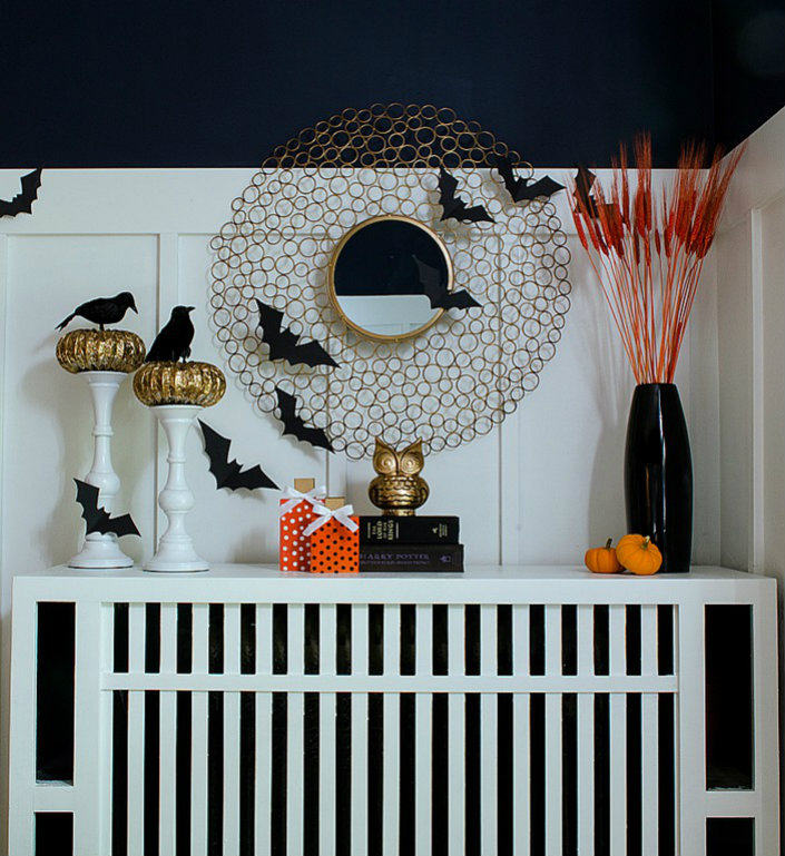 分享品牌创意家具 -BRABBU_10-shockingly-Halloween-ideas-to-decorate-your-home-Halloween-mantel-long-view-2.jpg