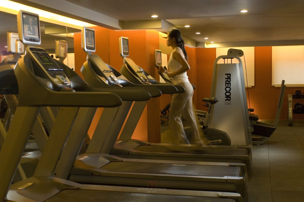 北京王府井希尔顿酒店_Fitness Center with Precor Equipment.jpg