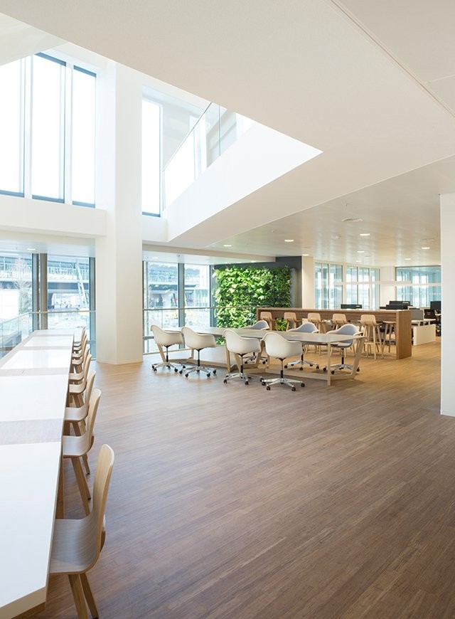 Exquisite Design for Utility Company Headquarters Nuon Offices in Amsterdam_094848socalq3l21da1jk3.jpg