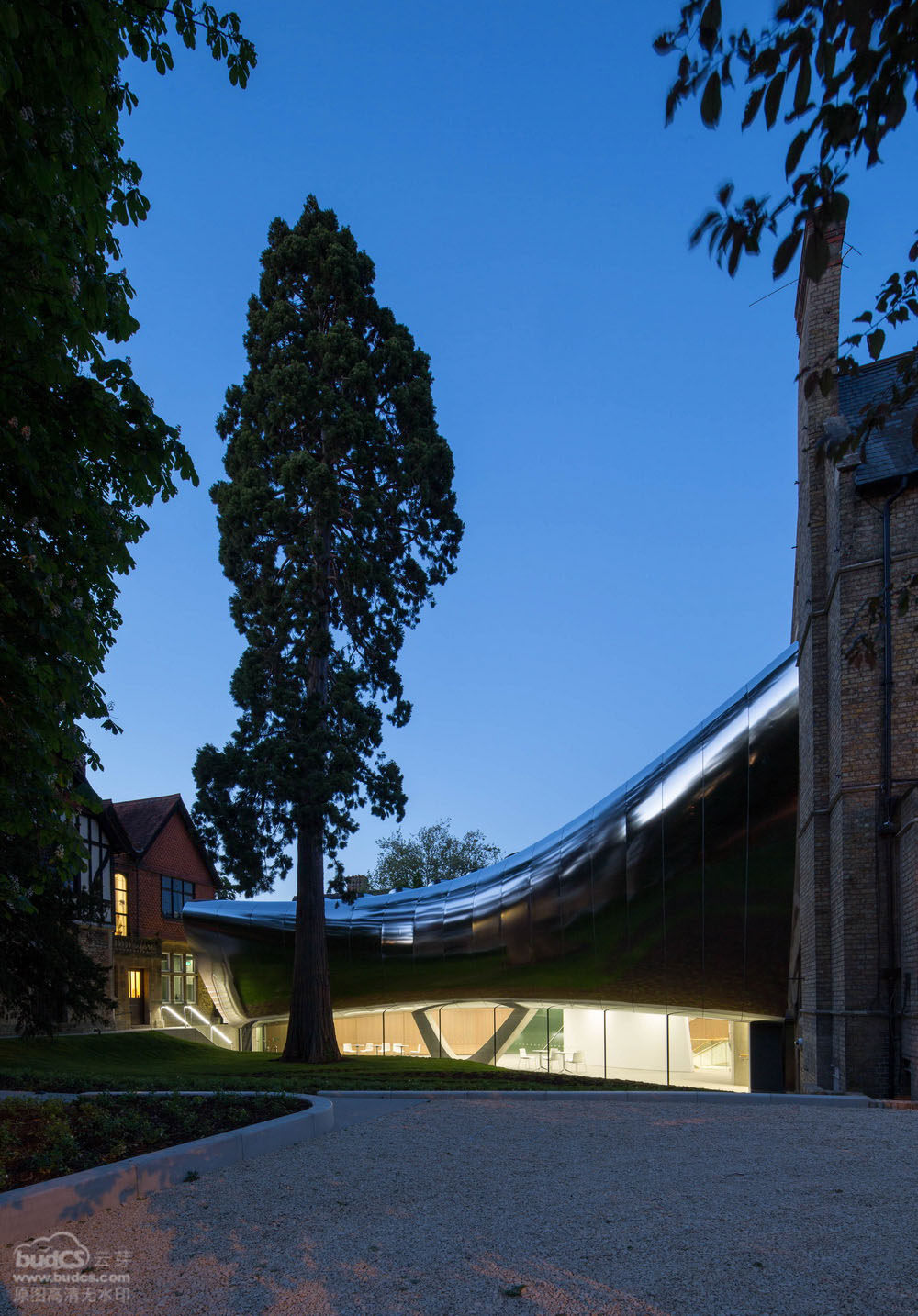 中东中心扩建-Zaha Hadid Architects_Invescorp_Building_MEC_Oxford_University_(27).jpg