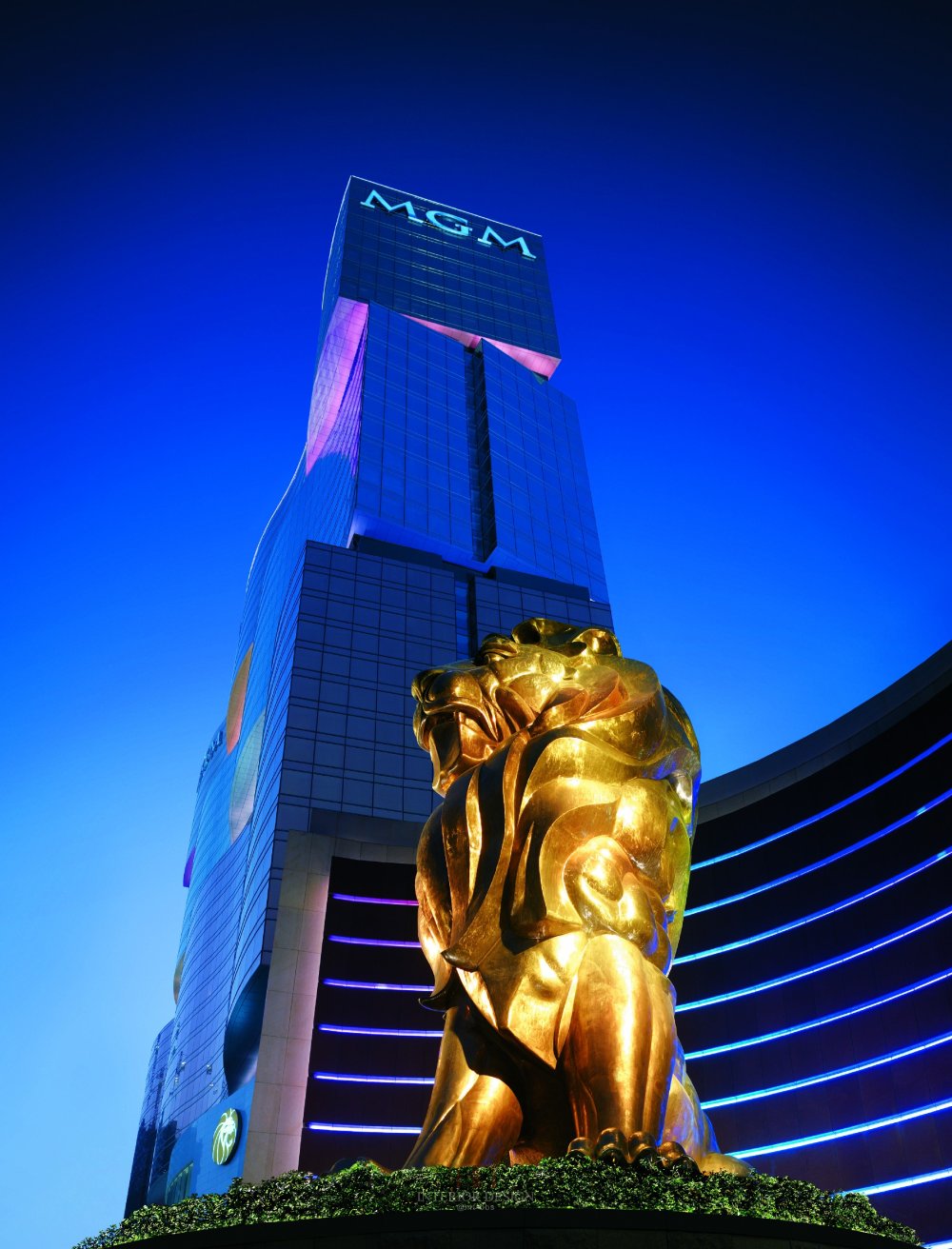 米高梅金殿-澳门-HBA部分照片_MGM - Evening exterior and The Lion.jpg