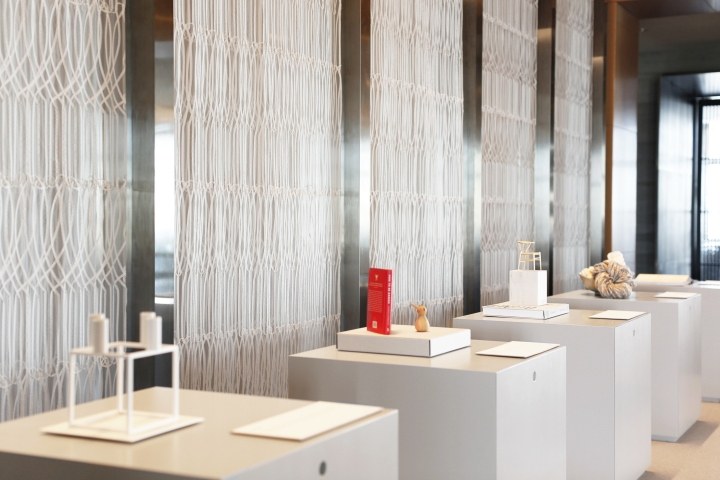 国外一些作品_Skagen-pop-up-shop-by-UXUS-at-Mandarin-Hotel-Tokyo-Japan-05.jpg