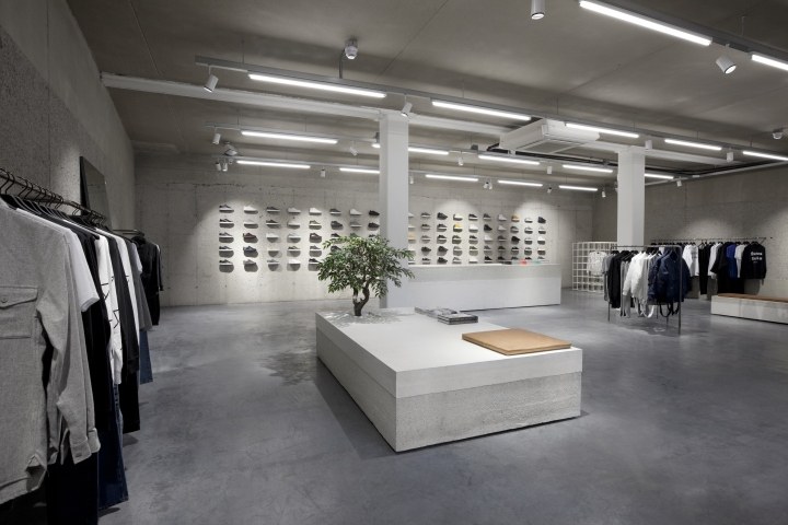 国外专卖店图片_ETQ-flagship-store-by-studiojosvandijk-Amsterdam-Netherlands.jpg