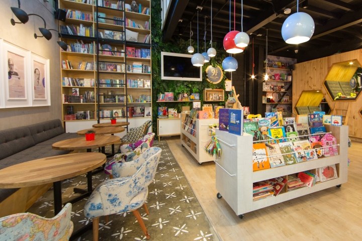 儿童商业_9-3-4-Bookstore-Cafe-by-PLASMA-NODO-Medellin-Colombia.jpg