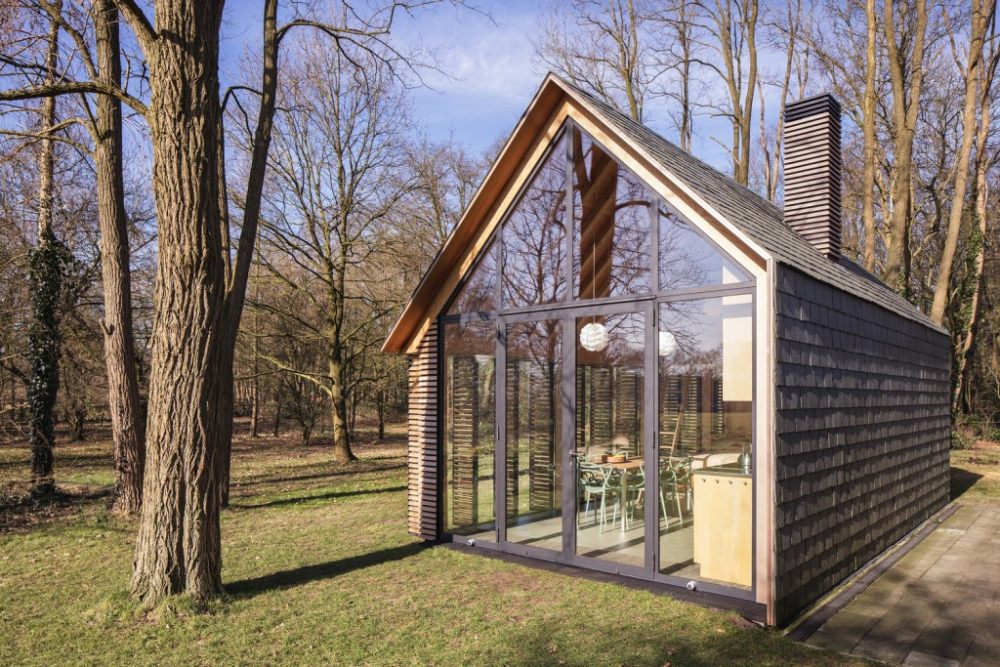 compact-recreation-house-by-zecc-architecten-11-1024x683.jpg