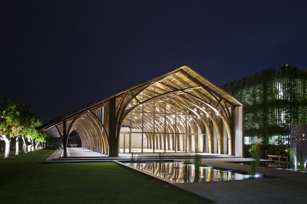 越南岘港Ngũ Hành Sơn纳曼度假村--Vo Trong Nghia Architects_01_naman-beach-villa_bamboo-concrete-wall.jpg