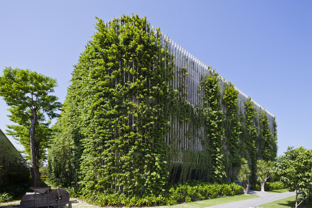 越南岘港Ngũ Hành Sơn纳曼度假村--Vo Trong Nghia Architects_16_naman-the-babylon_exterior-with-green.jpg