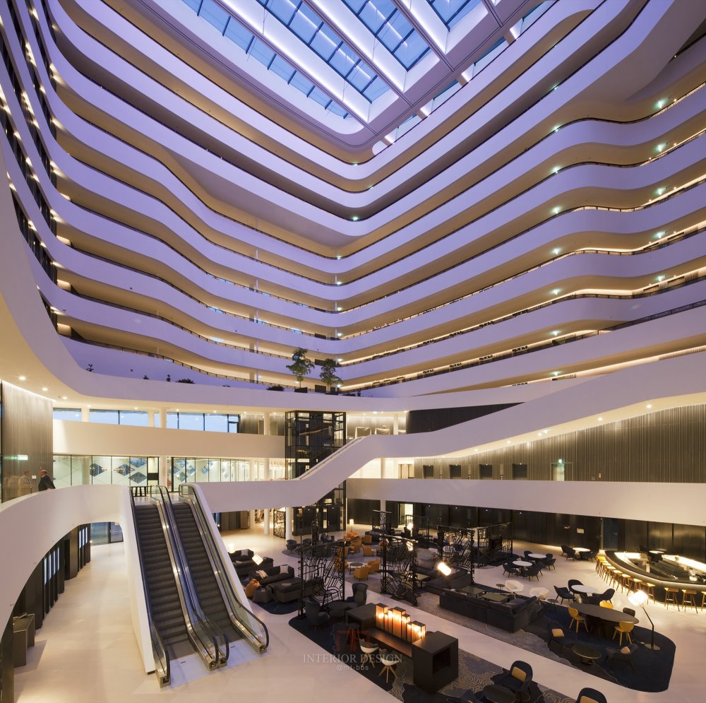 The Gallery HBA-阿姆斯特丹机场希尔顿酒店 Hilton Amsterdam Airport..._05_Photo_Mecanoo_Atrium.jpg