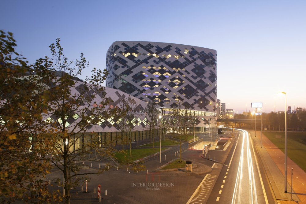 The Gallery HBA-阿姆斯特丹机场希尔顿酒店 Hilton Amsterdam Airport..._14_Photo_Mecanoo_View_from_Schiphol_Boulevard.jpg