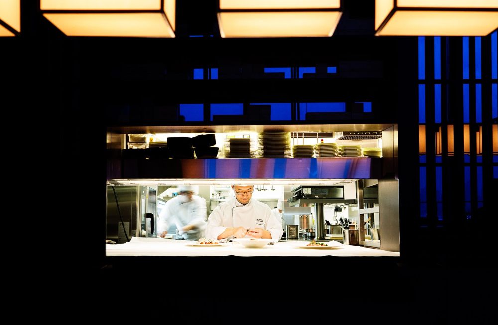 年末饕餮 第一家日本安缦酒店Aman Tokyo高清实景图_Kitchen.jpg