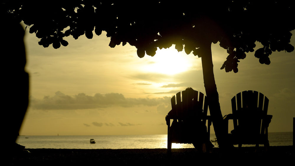 帕帕加約半島安達仕度假村 Andaz Peninsula Papagayo Resort_Andaz-Papagayo-P072-Beach-Seating-at-Sunset-1280x720.jpg