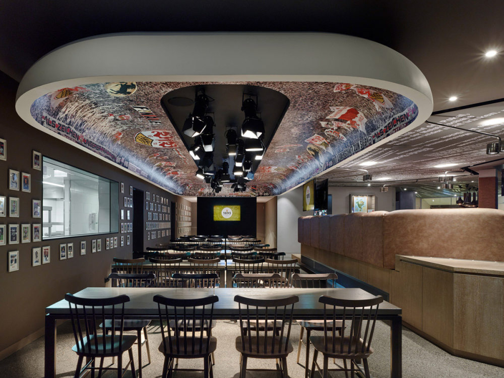 球迷福地－1893斯图加特足球俱乐部餐厅_005-VfB-Stuttgart-club-restaurant-by-Ippolito-Fleitz-Group.jpg