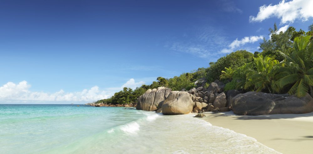 塞舌尔普拉兰莱佛士酒店 Raffles Praslin Seychelles_65181446-H1-Anse_Lazio_Beach_0072-73.jpg