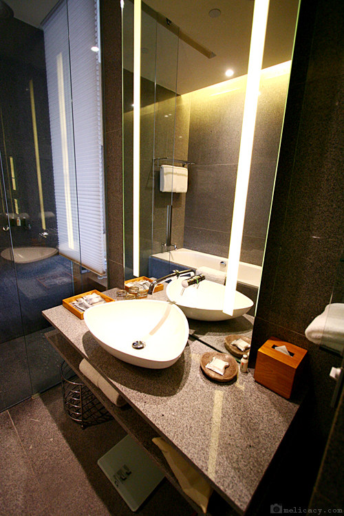 Oasia  Hotel Singapore_IMG_1229.jpg