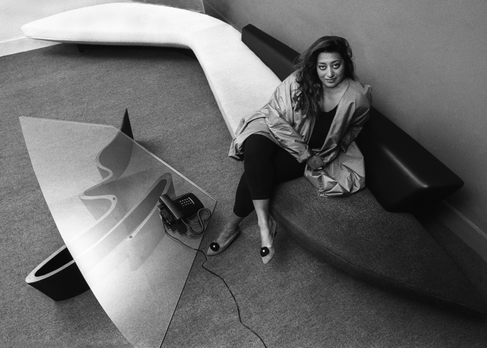 札哈．哈蒂（Dame Zaha Hadid）病逝_zaha-hadid_1985_studio_dezeen_ban.jpg