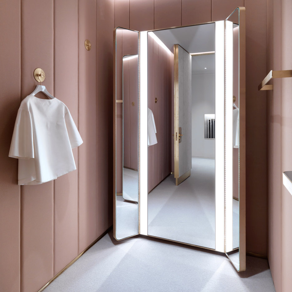 fashion showroom at Everlane offices_j-and-m-davidson-flagship-by-universal-design-Studio_dezeen_936_2-1.jpg