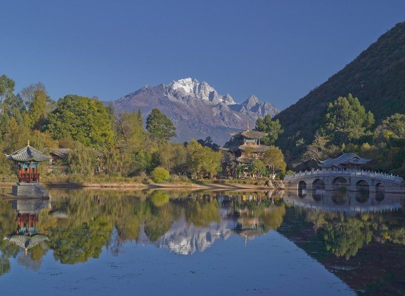 雲南麗江大研安缦(官方攝影)  Amandayan_04 Lijiang_Black Dragon Lake_1400x600.jpg