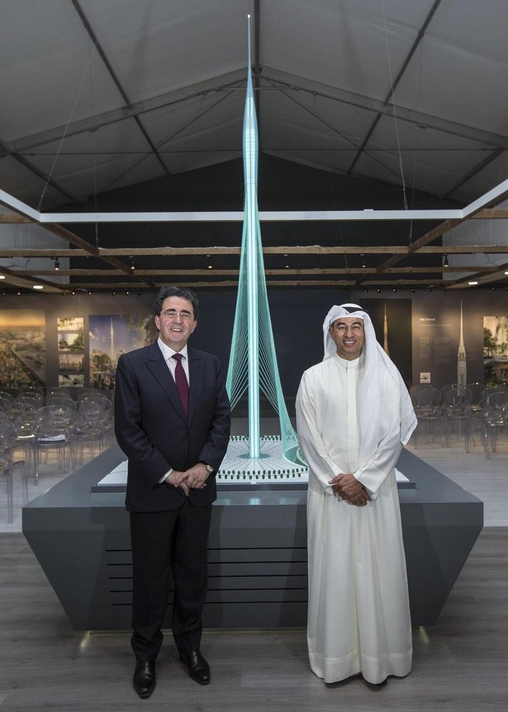 迪拜新“地标”观光塔_Santiago_Calatrava_and_Mohammad_Alabbar__Chairman_of_Emaar_Properties_Courtesy_E.jpg