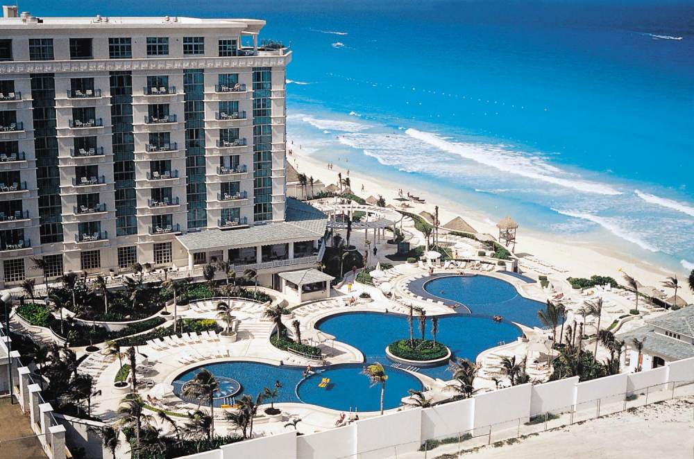 墨西哥坎昆艾美水疗度假酒店_13)Le Meridien Cancun Resort and Spa—Hotel, Bi-level Pool and Beach Front - 3.4.jpg