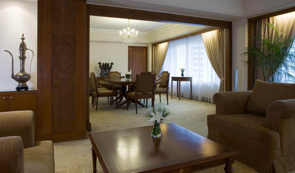 印度尼西亚雅加达艾美酒店_16)Le Meridien Jakarta—Living room of Presidential Room 拍攝者.jpg