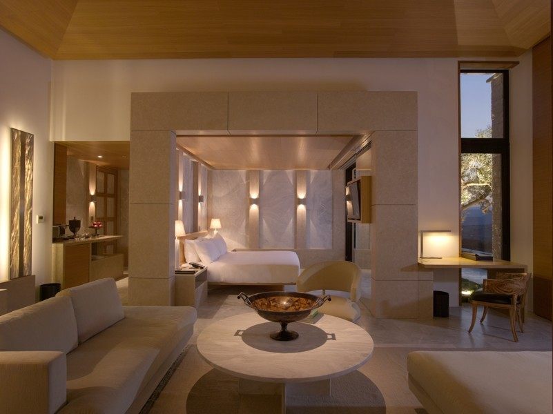 Ed Tuttle-希腊安缦卓熠(官方攝影) AMANZOE_01 Zoe Pavilion Living Area &amp; Bedrm_1400x600.jpg