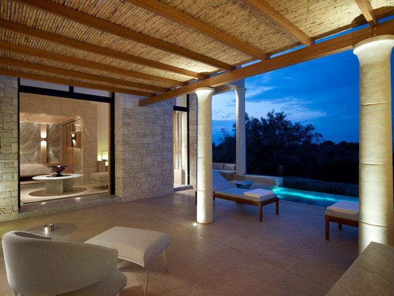 Ed Tuttle-希腊安缦卓熠(官方攝影) AMANZOE_06_zoe_deluxe_pool_terrace_1400x600.jpg