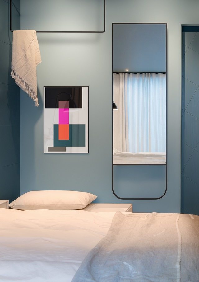 斯德哥尔摩一套色彩搭配精湛的公寓_Inner-City-Blue-12.jpg