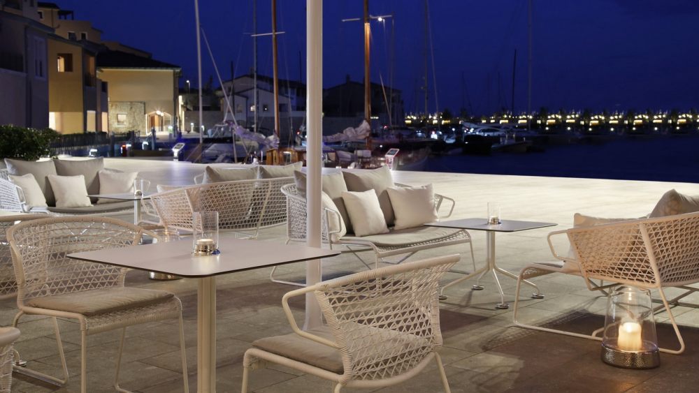 皮科洛港费利西亚豪华精选酒店 Falisia, a Luxury Collection Resort_Falisia-Resort-Spa-Portopiccolo-La-Piazzetta-Bar-Terrace.jpg