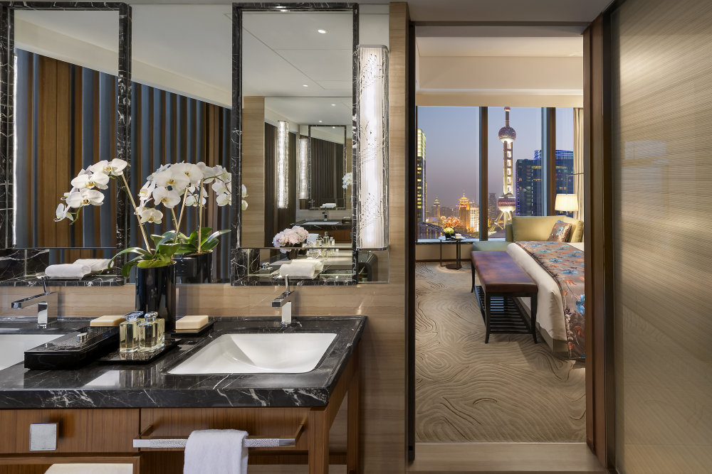 上海浦东文华东方酒店(官方摄影) Mandarin Oriental Pudong Shanghai_shanghai-suite-pearl-tower-bedroom.jpg