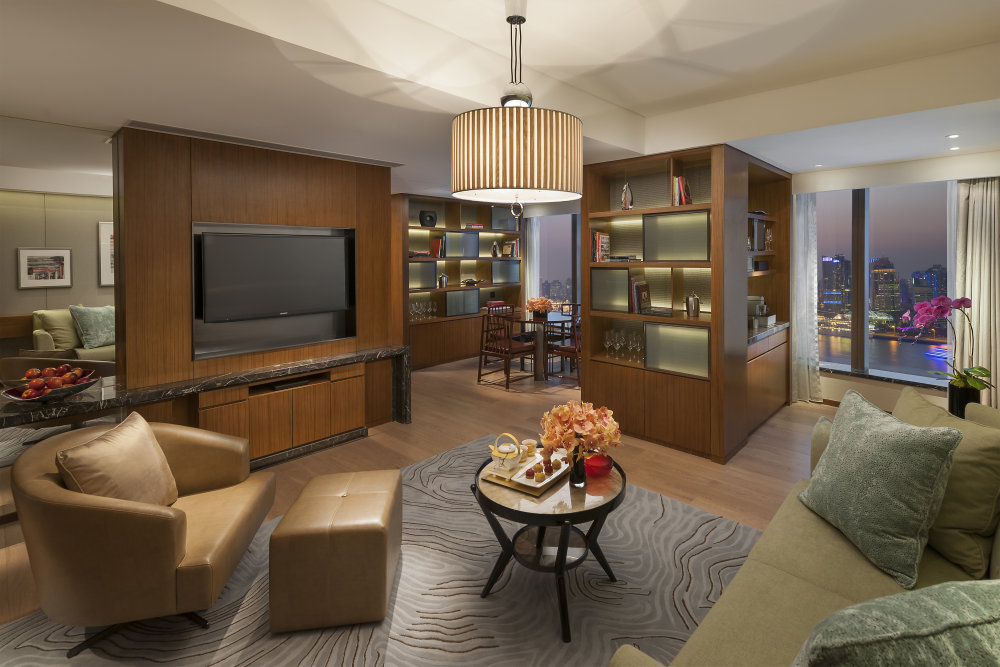 上海浦东文华东方酒店(官方摄影) Mandarin Oriental Pudong Shanghai_shanghai-suite-river-living-room.jpg