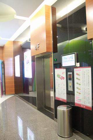 苏州丽丰商业广场_调整大小 电梯厅6.JPG