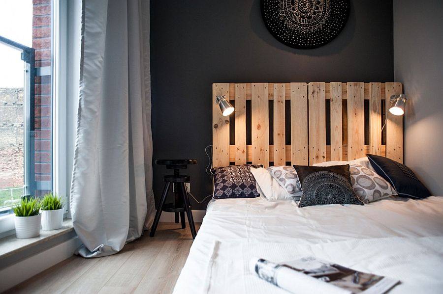 格但斯克公寓_Sconce-lights-in-the-bedroom-for-those-who-love-to-read-in-bed.jpg