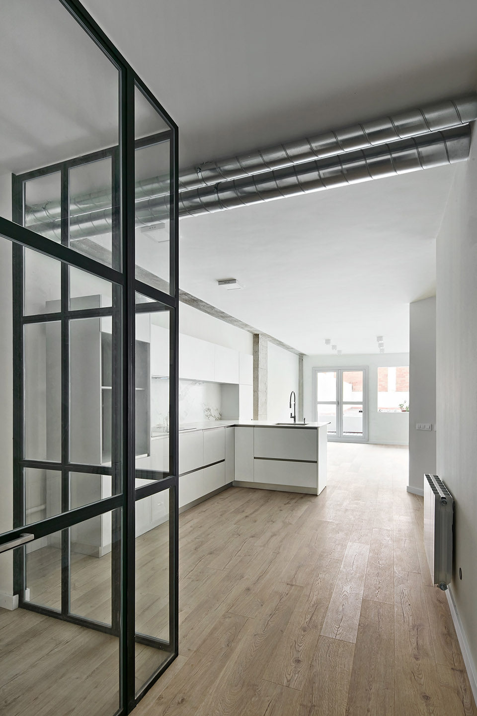 空间扭转，巴塞罗那公寓设计_001-Corsega-Apartment-by-RAS-Arquitectura.jpg
