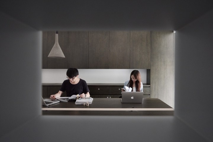 台北LCGA Design灰褐色的工作室办公空间设计_15.jpg