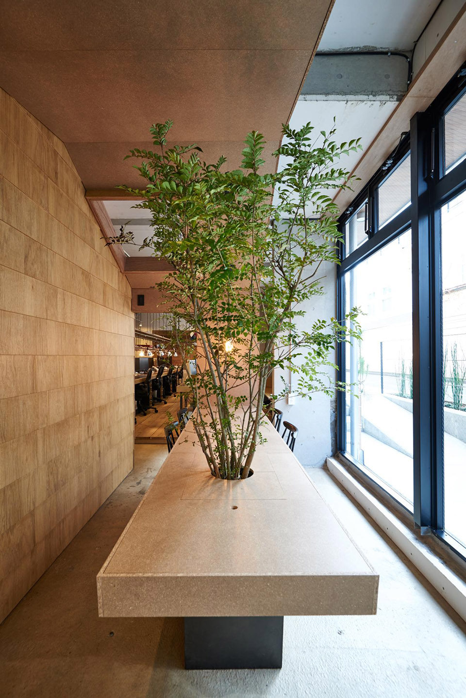 小树坐镇－精致工业风的沿街办公室，东京_012-Office-f-by-Tenhachi-Architect-Interior-Design.jpg