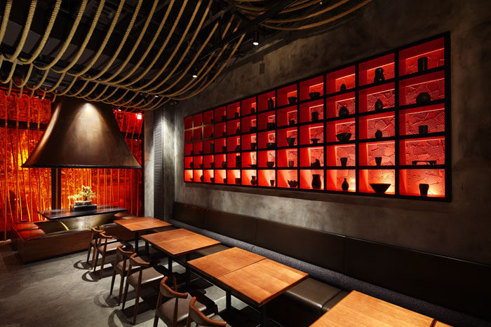 红色日系餐厅，Kemuri上海分店__c_94fReNbDnV9e8cBUcV4zyTj87K0t53wWaZKARwqdOHTz9tQXCJ_9dbb8ufgsrCgqpBD3oY9yFt8dF.jpg