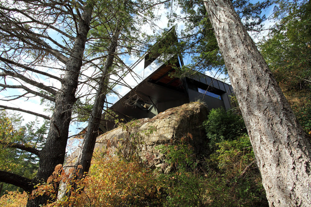 悬崖上的家，加拿大海岛住宅_004-Tula-House-by-Patkau-Architects-1.jpg