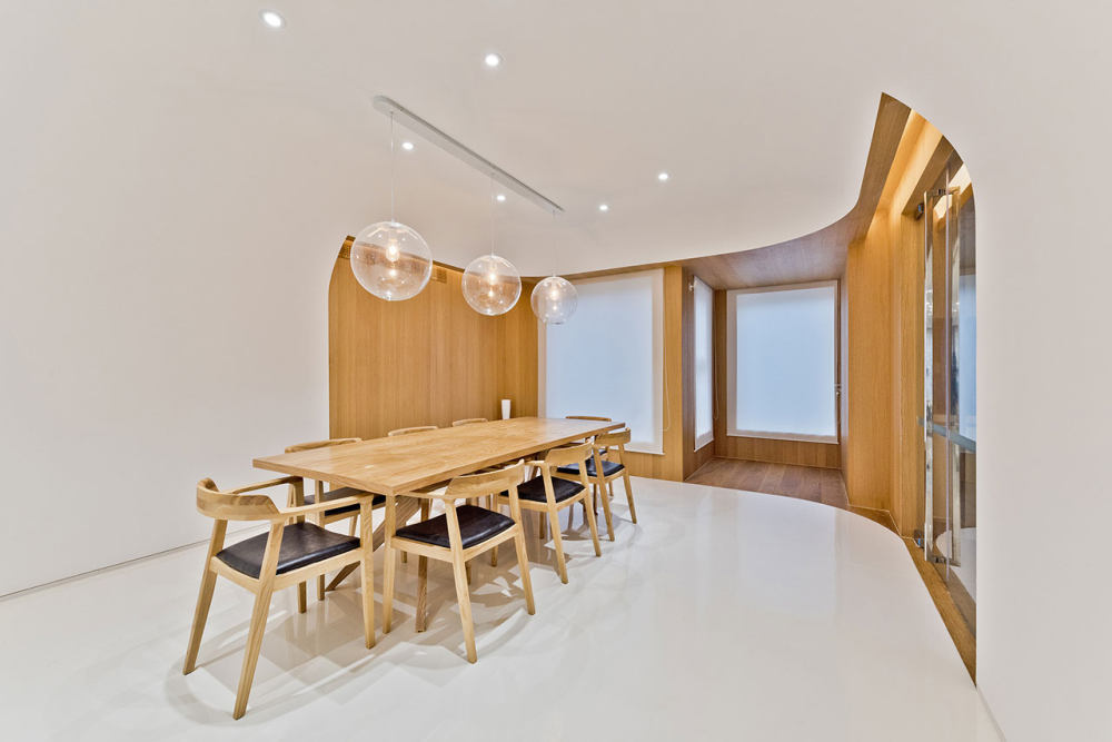 Wood for Thought Haitang Villa in Beijing, China by Arch Studio_f13_haitang_villa_beijing_china_dining_room_archstudio_photo_magic_penny_yatzer.jpg