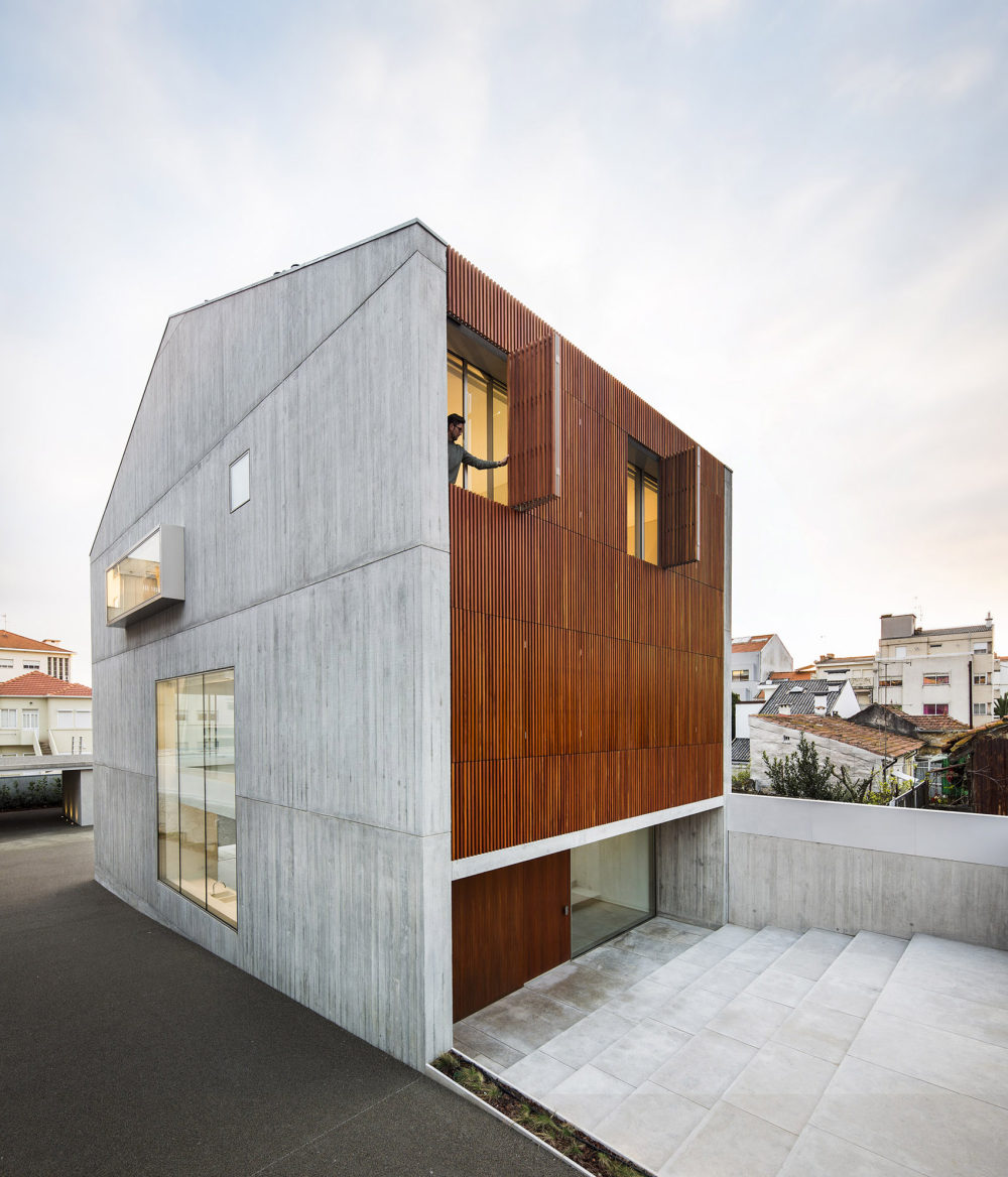 波尔图Bonfim住宅_007-House-in-Bonfim-by-AZO-Sequeira-Arquitectos-Associados.jpg