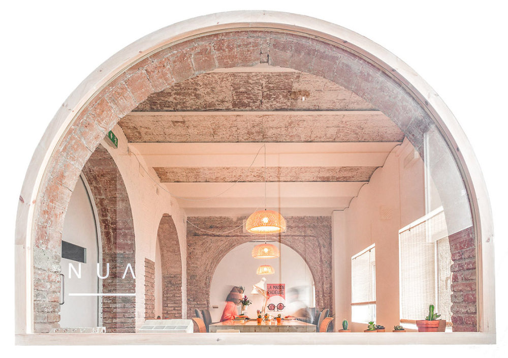 西班牙素白墙和红砖拱的清雅工作室_016-NUA-studio-in-Tarragona-by-NUA-Arquitectures.jpg