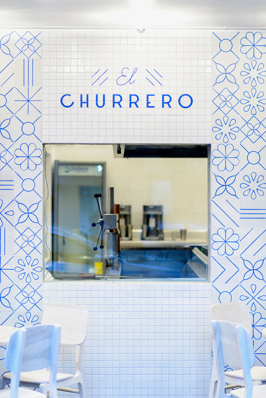 墨西哥城的小餐厅_s2_churreria_el_moro_cuauhtemoc_mexico_city_cadena_asociados_concept_design_yatzer.jpg