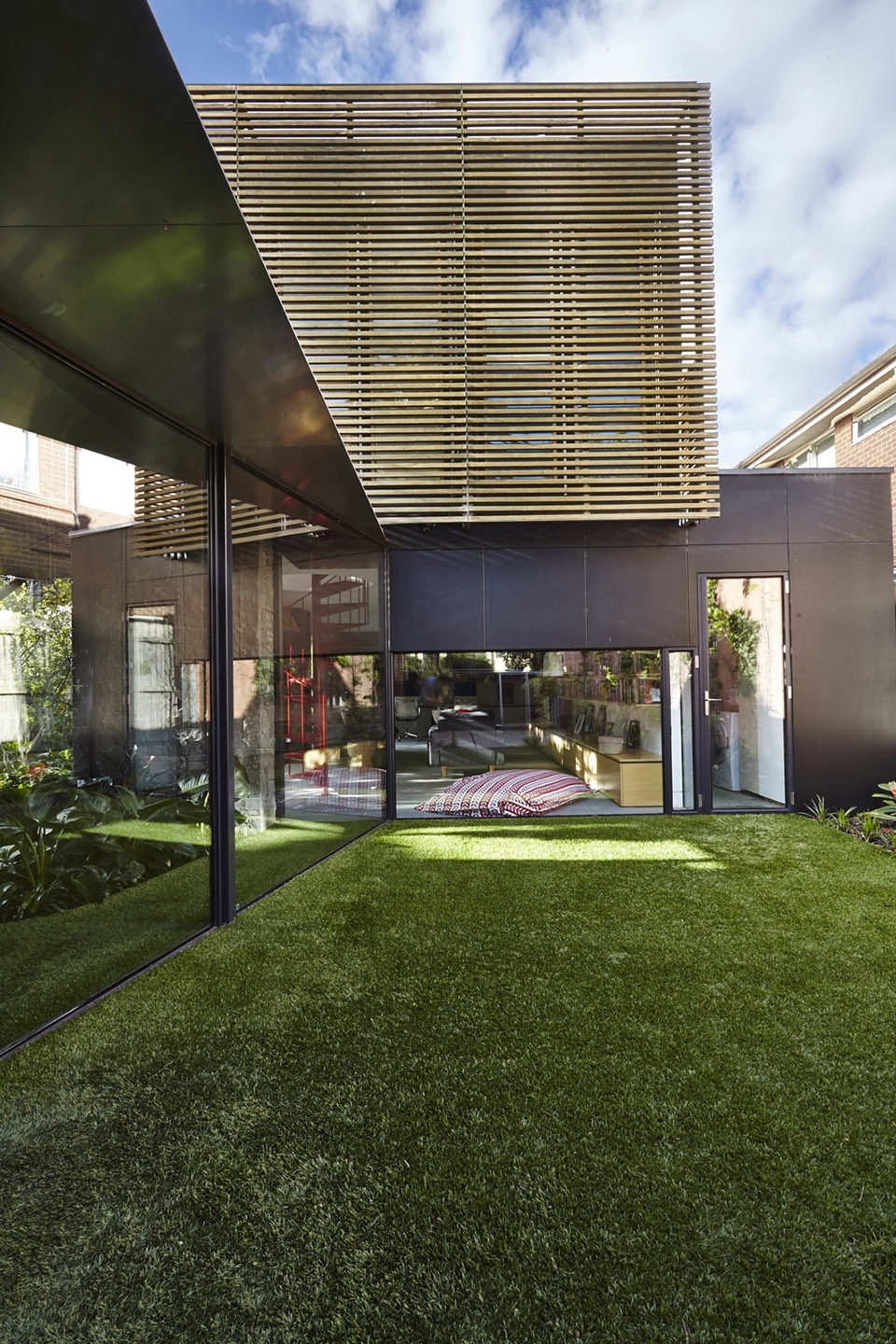 澳大利亚惬意的漫步之家_004-Walker-House-by-Andrew-Maynard-Architects.jpg