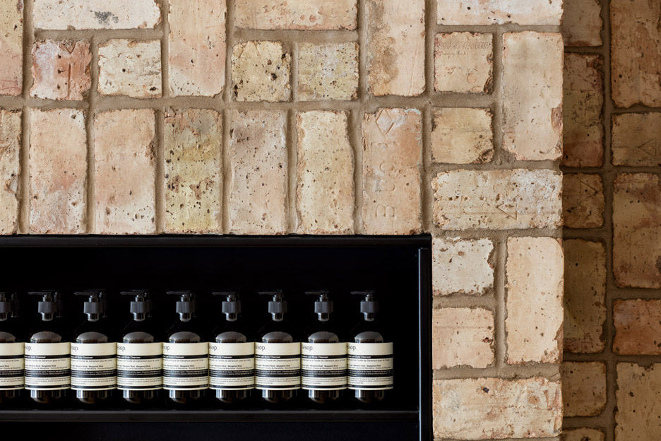 aesop-bucktown-norman-kelly-retail-shop-architecture-interiors-brick-herringbone.jpg